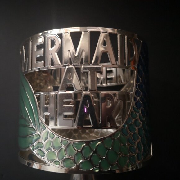 Bath & Body Works "Mermaid at Heart" Pedestal 3-Wick Candle Holder Retired - Picture 3 of 5